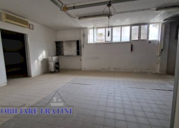 Foto 6 - Magazzino Via Maiella
 
4, Ancarano - foto 6