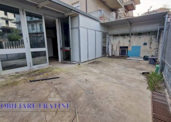 Foto 19 - Magazzino Via Maiella
 
4, Ancarano - foto 19