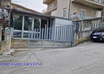 Foto 21 - Magazzino Via Maiella
 
4, Ancarano - foto 21