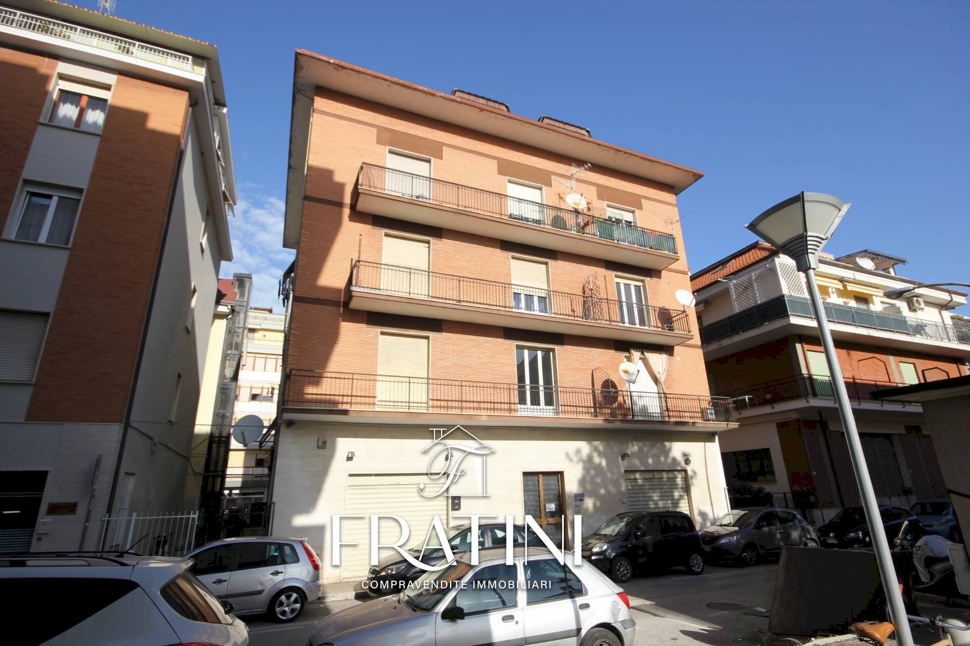 Foto 2 - Casa indipendente Via Umbria
 
15, San Benedetto del Tronto - foto 2