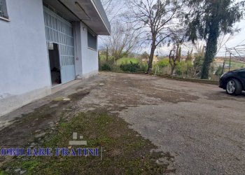 Foto 15 - Laboratorio Via San Donato
 
4, Campli - foto 15