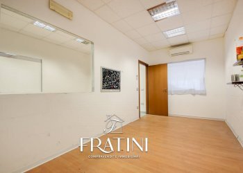 Foto 12 - Capannone Via dei Castani
 
54, Martinsicuro - foto 12