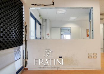 Foto 19 - Capannone Via dei Castani
 
54, Martinsicuro - foto 19