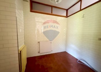 Stanza vuota - Quadrilocale Via San Giovanni Bosco
 
12, Tolmezzo - foto 8