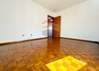 Stanza vuota - Quadrilocale Via San Giovanni Bosco
 
12, Tolmezzo - foto 12