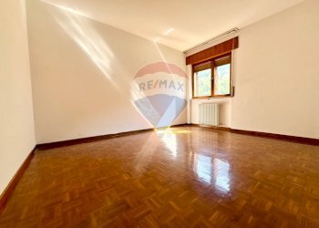 Stanza vuota - Quadrilocale Via San Giovanni Bosco
 
12, Tolmezzo - foto 17