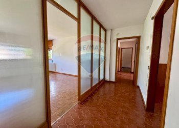 Hall / corridoio - Quadrilocale Via San Giovanni Bosco
 
12, Tolmezzo - foto 23