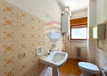 Bagno - Quadrilocale Via San Giovanni Bosco
 
12, Tolmezzo - foto 26