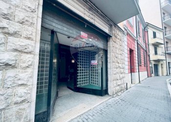 Edificio all\'aperto - Locale Commerciale via Garibaldi
 
116, Campobasso - foto 1