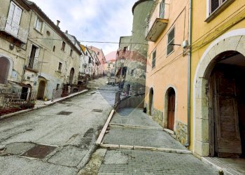 Edificio all\'aperto - Trilocale Via Santa Lucia
 
36, Ripalimosani - foto 17