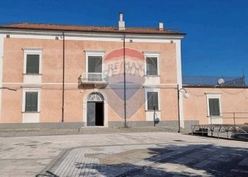 Edificio all\'aperto - Casa indipendente Largo Della Vittoria
 
2, Casalciprano - foto 2