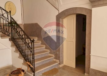 Ricezione / Lobby - Casa indipendente Largo Della Vittoria
 
2, Casalciprano - foto 5