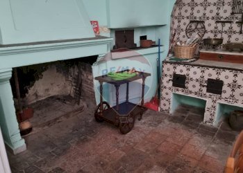 Dettagli - Casa indipendente Largo Della Vittoria
 
2, Casalciprano - foto 10