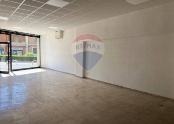 Stanza vuota - Locale Commerciale VIA IV NOVEMBRE
 
8, Campobasso - foto 7