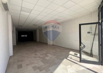 Stanza vuota - Locale Commerciale VIA IV NOVEMBRE
 
8, Campobasso - foto 8