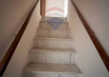 Scale - Appartamento vico fossi
13, Mirabello Sannitico - foto 3