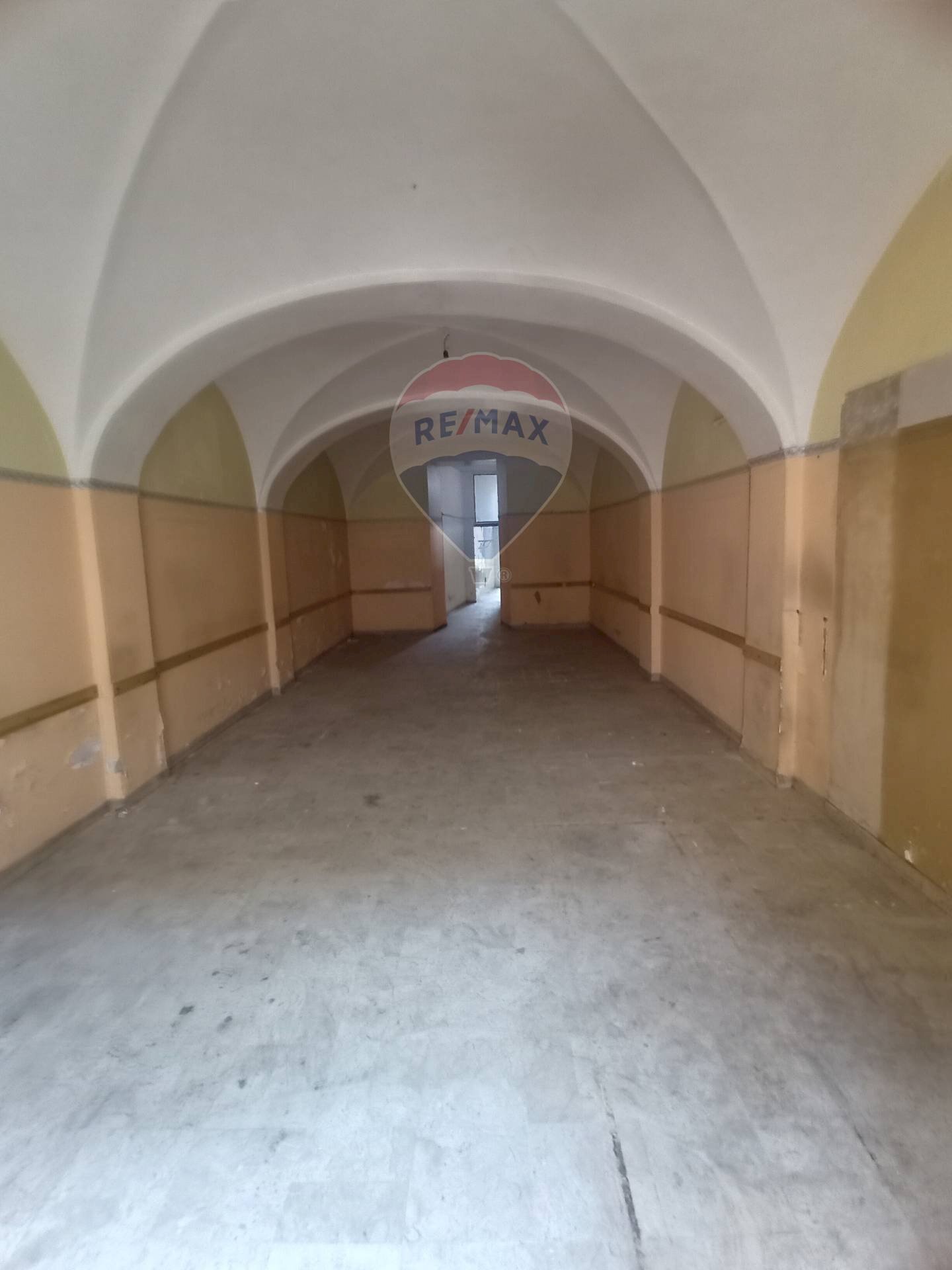 Stanza vuota - Locale Commerciale VIA MARCONI
 
112, Campobasso - foto 3