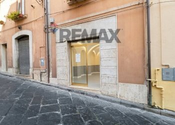 Edificio all\'aperto - Locale Commerciale VIA MARCONI
 
112, Campobasso - foto 1