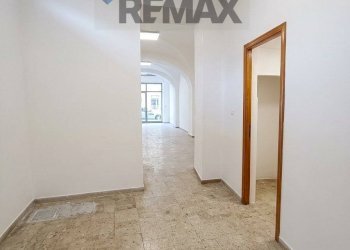 Hall / corridoio - Locale Commerciale VIA MARCONI
 
112, Campobasso - foto 5