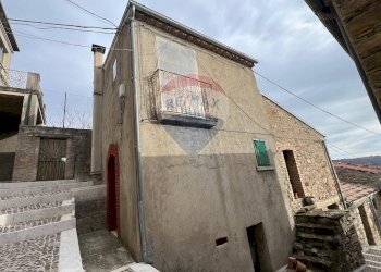 Casa all\'aperto - Casa semi indipendente via San Pietro
 
67, Casalciprano - foto 1