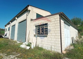 Casa all\'aperto - Capannone SP COLLE LEONE, Campobasso - foto 1