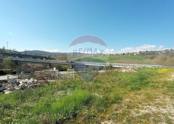 Vista delle montagne - Capannone SP COLLE LEONE, Campobasso - foto 12