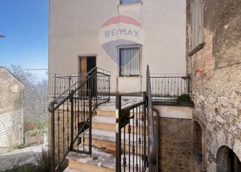 Casa all\'aperto - Casa semi indipendente Via Vittorio Emanuele III
 
87, Torella del Sannio - foto 1