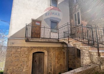 Casa all\'aperto - Casa semi indipendente Via Vittorio Emanuele III
 
87, Torella del Sannio - foto 4
