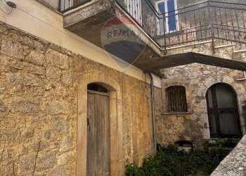 Casa all\'aperto - Casa semi indipendente Via Vittorio Emanuele III
 
87, Torella del Sannio - foto 5