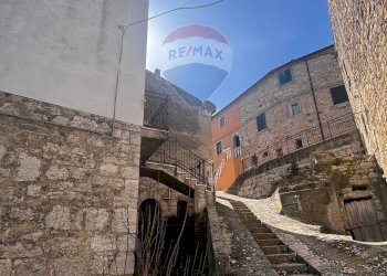 Edificio all\'aperto - Casa semi indipendente Via Vittorio Emanuele III
 
87, Torella del Sannio - foto 7