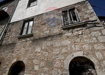 Edificio all\'aperto - Casa semi indipendente Via Vittorio Emanuele III
 
87, Torella del Sannio - foto 9