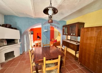 Sala da pranzo - Appartamento Getta fuoco
 
4/8, Castelbottaccio - foto 1