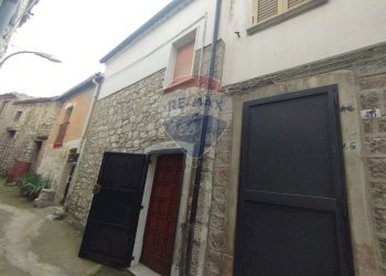 Casa all\'aperto - Casa semi indipendente via vico lungo
 
48/50, Lucito - foto 8