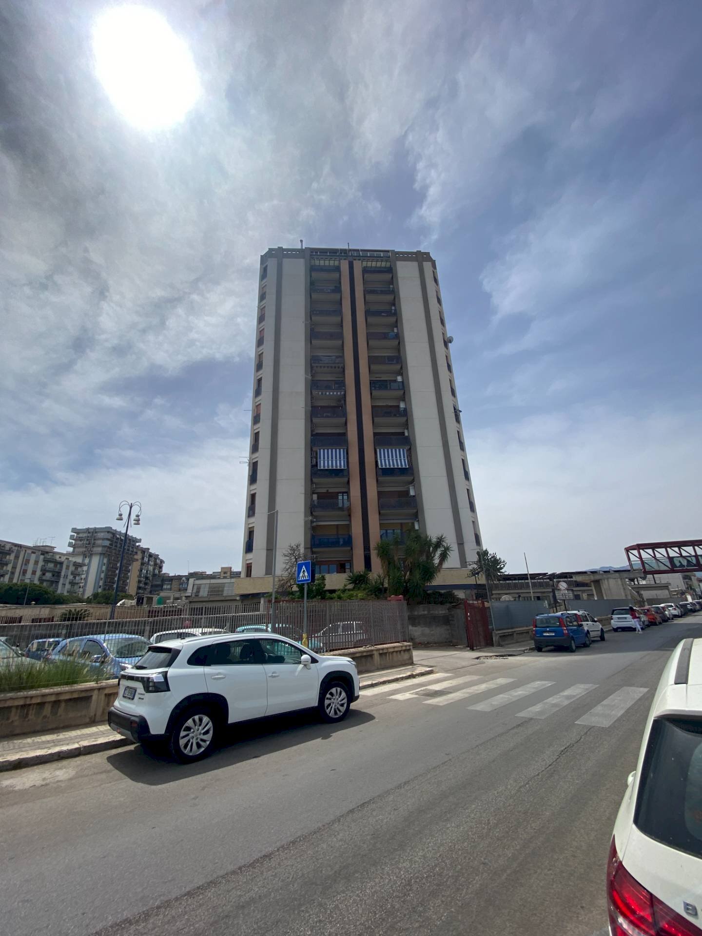 Foto 2 - Office Viale Regione Siciliana Nord ovest
 
4468, Palermo - photo 2