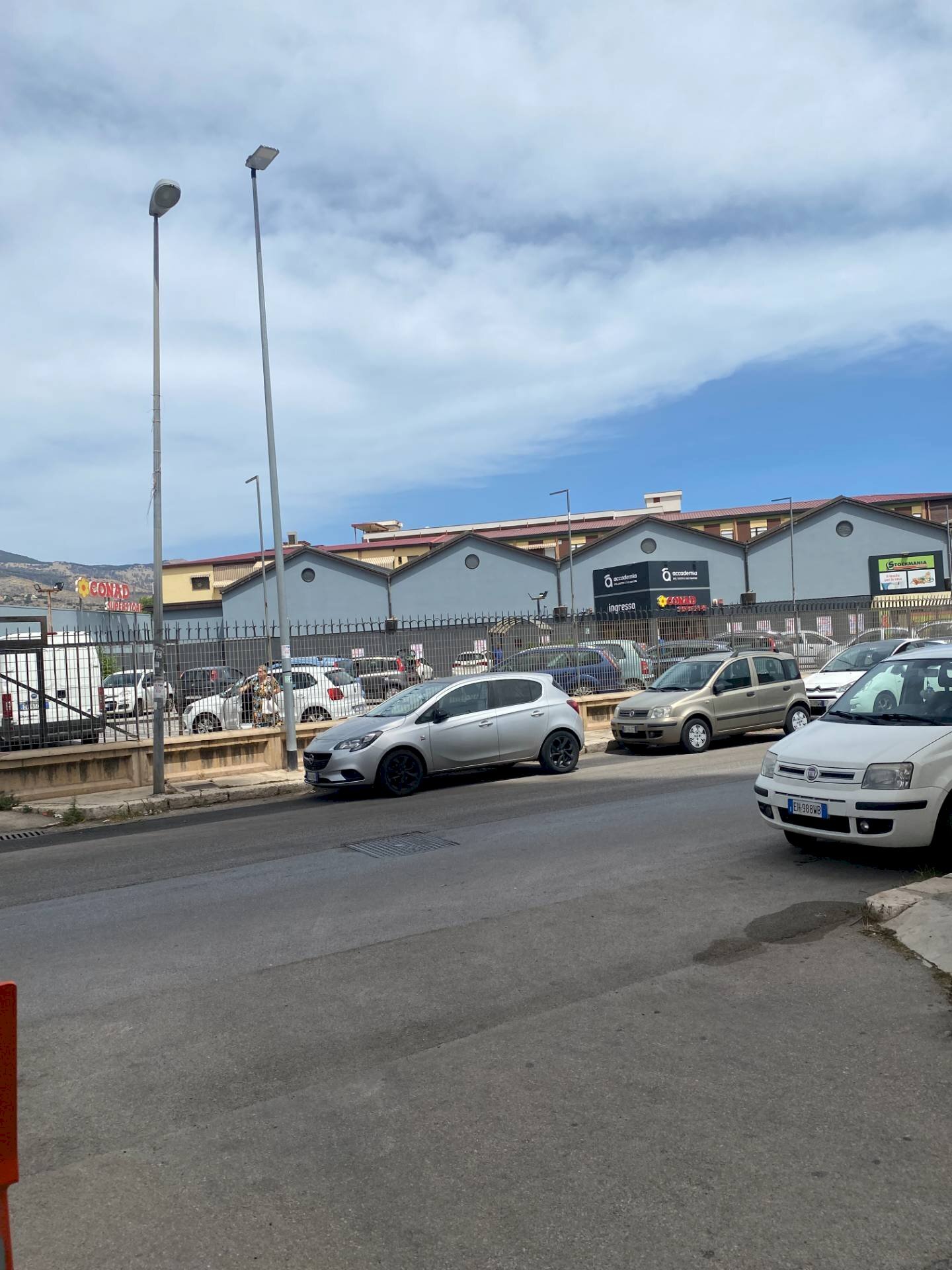 Foto 3 - Office Viale Regione Siciliana Nord ovest
 
4468, Palermo - photo 3