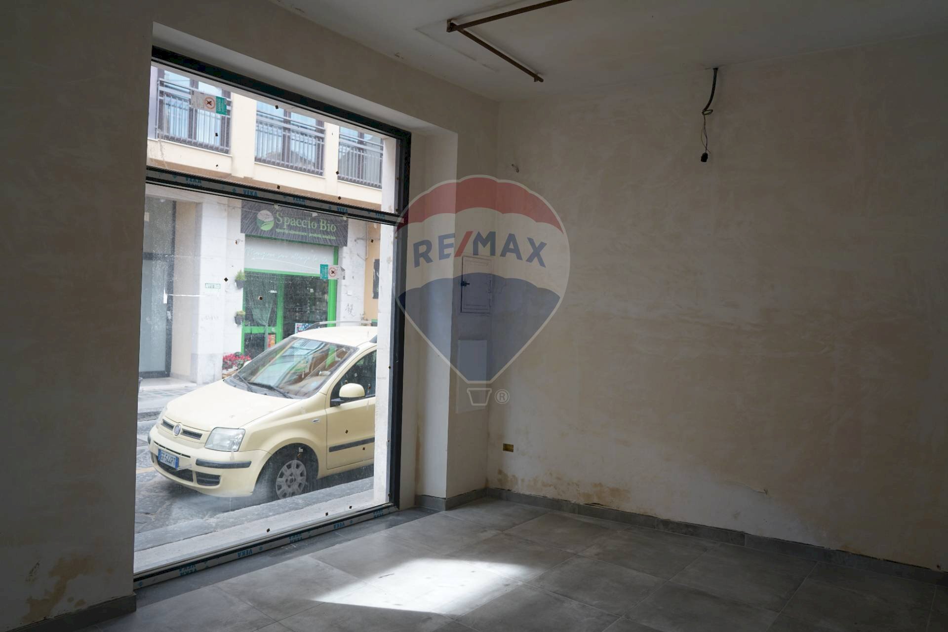 Stanza vuota - Locale Commerciale Piazza Bovio
 
2, Enna - foto 2