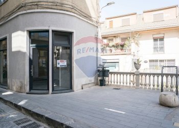 Terrazza - Locale Commerciale Piazza Bovio
 
2, Enna - foto 1