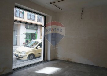 Stanza vuota - Locale Commerciale Piazza Bovio
 
2, Enna - foto 2