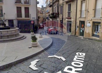 Edificio all\'aperto - Locale Commerciale Via Roma
 
183, Enna - foto 1