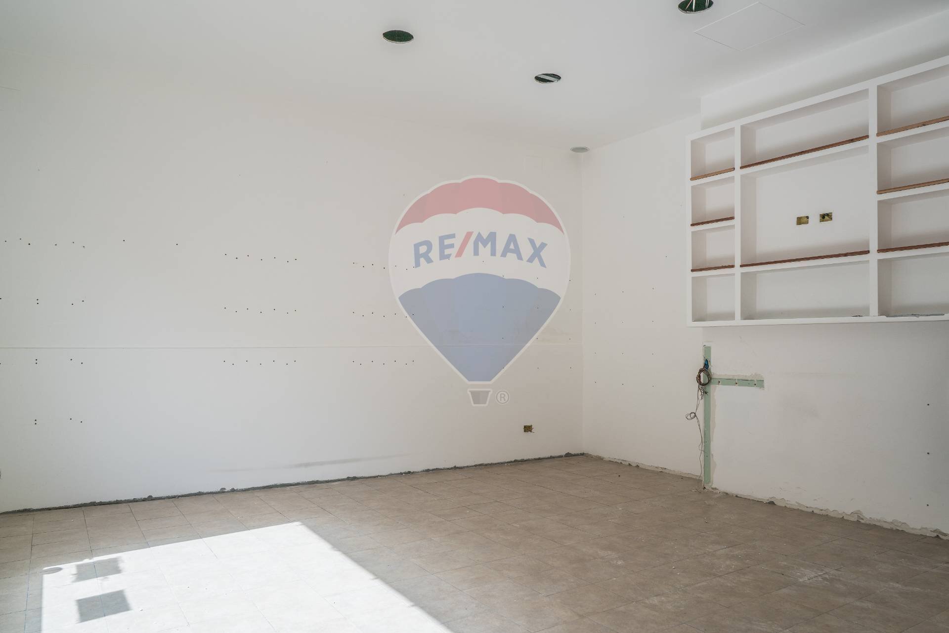 Stanza vuota - Locale Commerciale Via Ottavio Catalano
 
57, Enna - foto 1