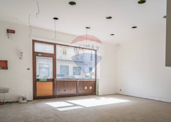 Stanza vuota - Locale Commerciale Via Ottavio Catalano
 
57, Enna - foto 2