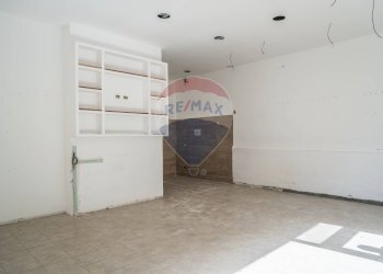 Stanza vuota - Locale Commerciale Via Ottavio Catalano
 
57, Enna - foto 3