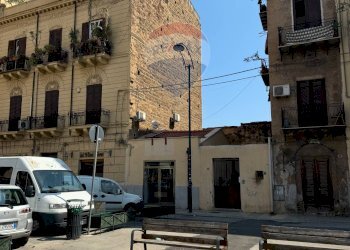 Edificio all\'aperto - Negozio Piazza Nasce'
 
12, Palermo - foto 3