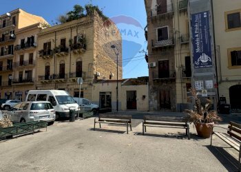 Edificio all\'aperto - Negozio Piazza Nasce'
 
12, Palermo - foto 4