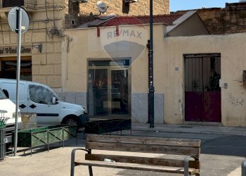 Edificio all\'aperto - Negozio Piazza Nasce'
 
12, Palermo - foto 5