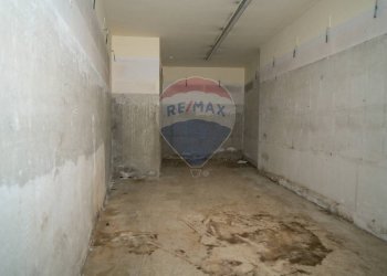 Stanza vuota - Locale Commerciale Via Roma
 
152, Enna - foto 8