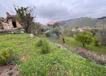 Vista delle montagne - Rustico contrada pianetto
 
snc, Santa Cristina Gela - foto 19