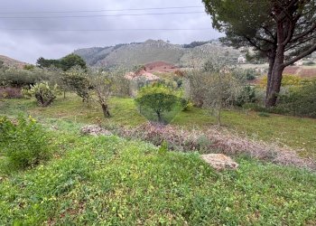 Vista delle montagne - Rustico contrada pianetto
 
snc, Santa Cristina Gela - foto 20