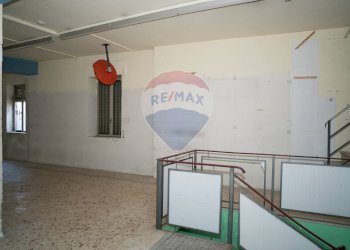 Stanza vuota - Locale Commerciale Via Roma
 
150, Enna - foto 7