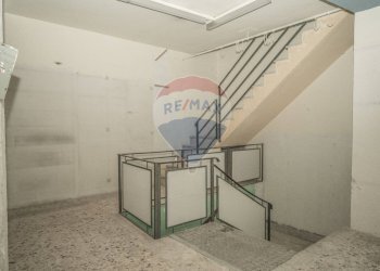 Scale - Locale Commerciale Via Roma
 
150, Enna - foto 14